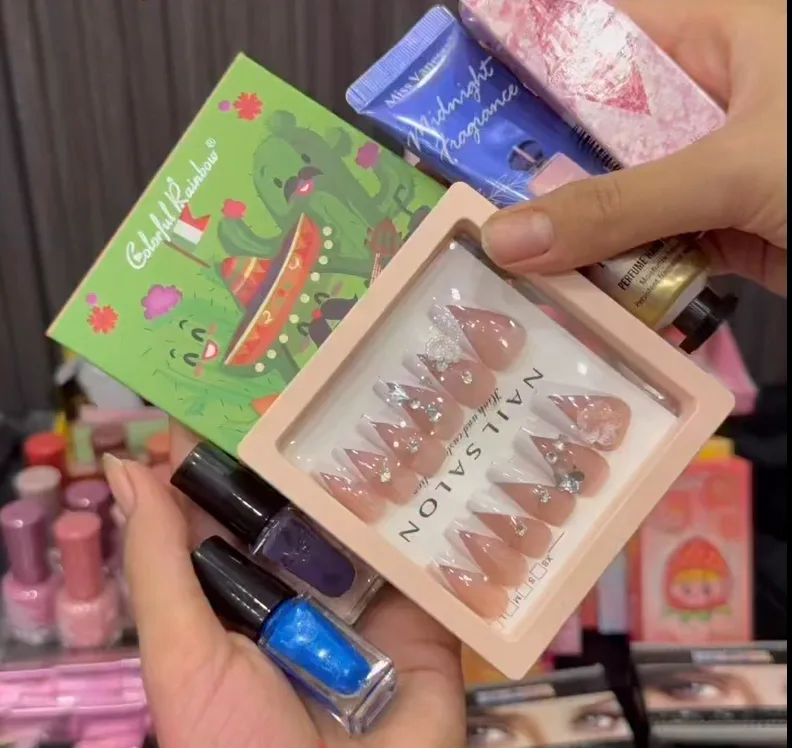 Beauty Essentials Mini Combo Set – Press-On Nails, Nail Paint & Makeup Basics