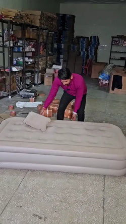 Ultimate Comfort Anywhere  – Foldable Air Bed with Built-In Pump