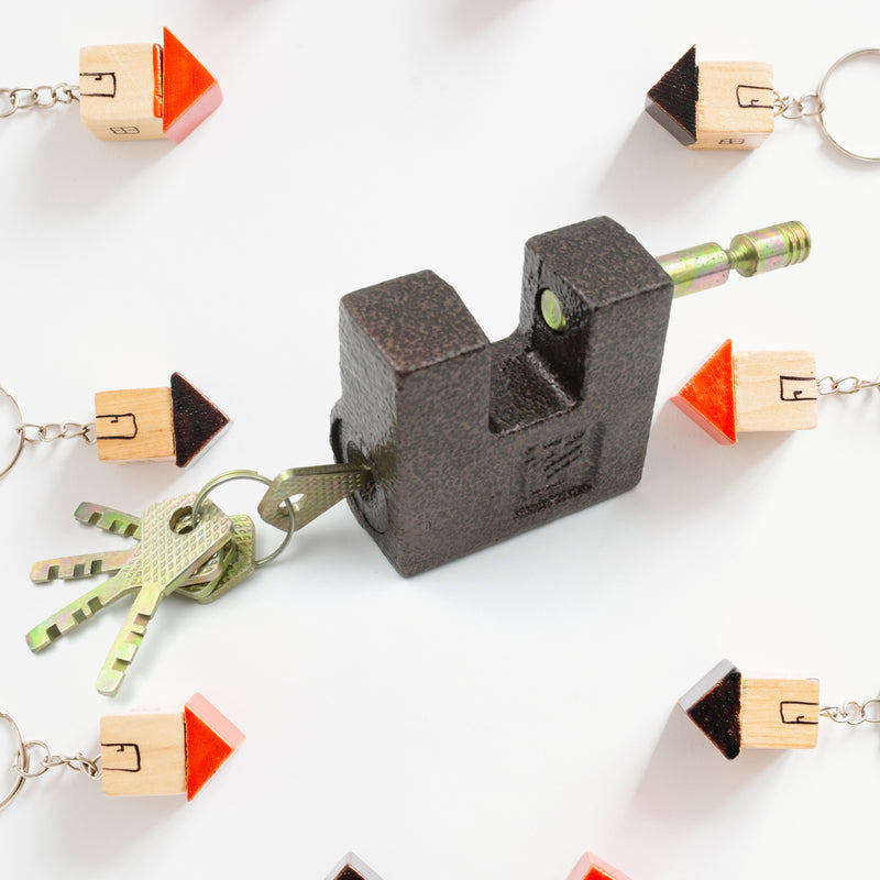 9456 Iron Pad Lock Brass Core And Thickened Spray Black Iron Door Lock With 5 Pc Keys For Home Dormitory Waterproof Antirust Anti-theft Padlocks Outdoor Gate Shed Locks Warehouse Big Iron Door Drawer Lock (63 Mm )