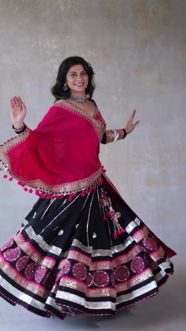 Traditional Black and Pink Mirror Work Navratri Lehenga Choli Set with Embroidered Blouse, Velvet Dupatta, and Flared Ghagra Featuring Multicolor Border Detailing for Festive Garba and Dandiya Nights