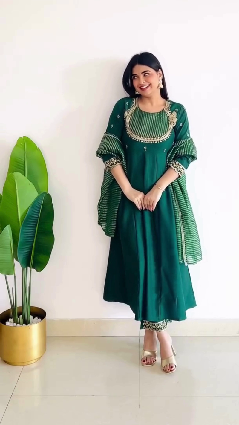 A Curated Collection of Traditional and Chic Designs – Elegancy